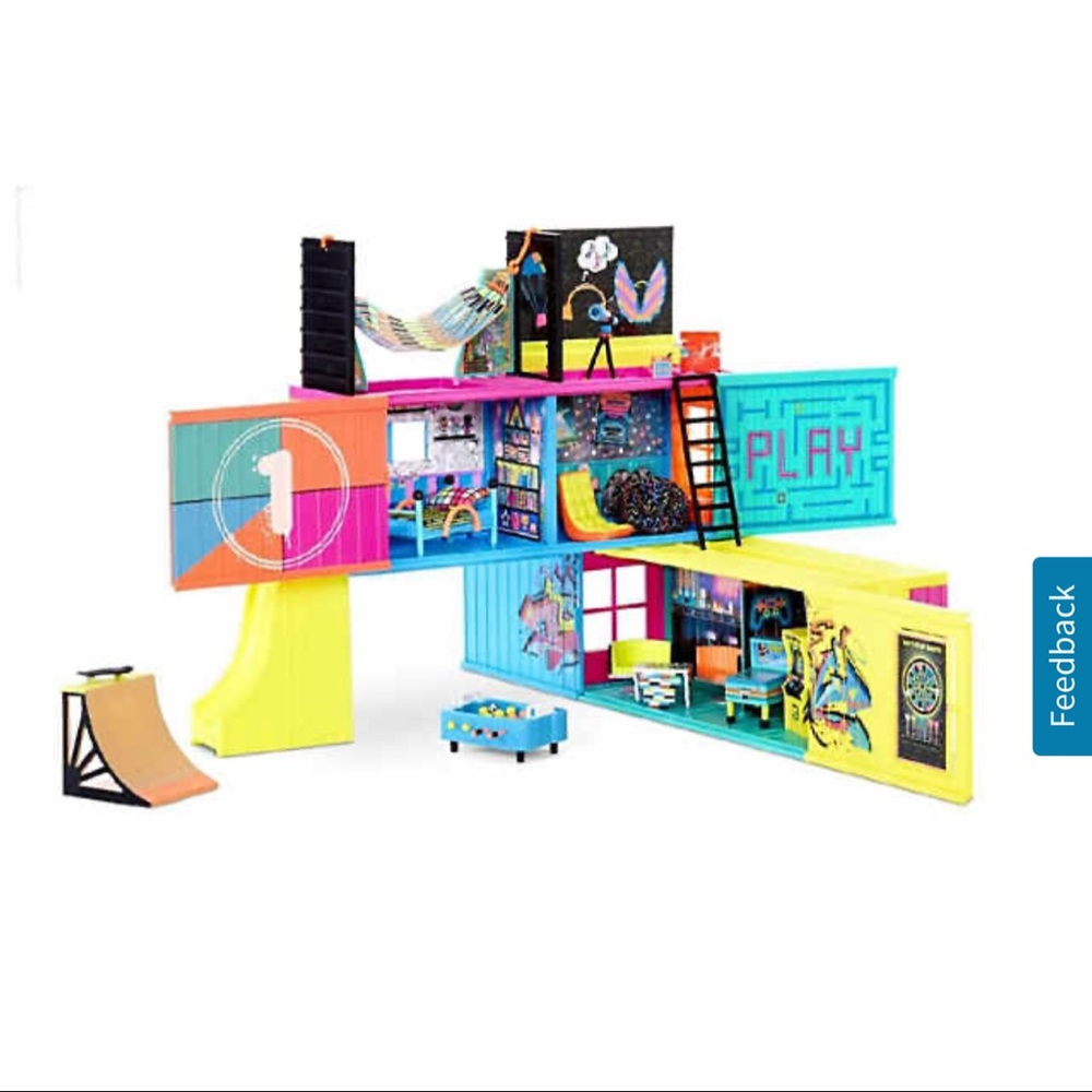 L.O.L. Surprise! Clubhosue. DISCO SKATE GAME ROOM! Accessories seen are included